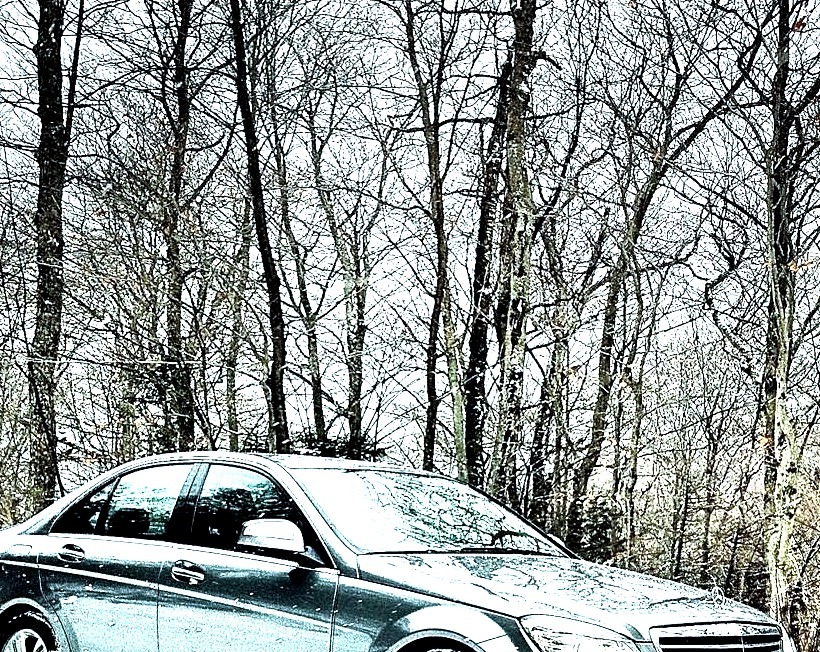 Mercedes In the Snowwww.DiscoverLavish.com